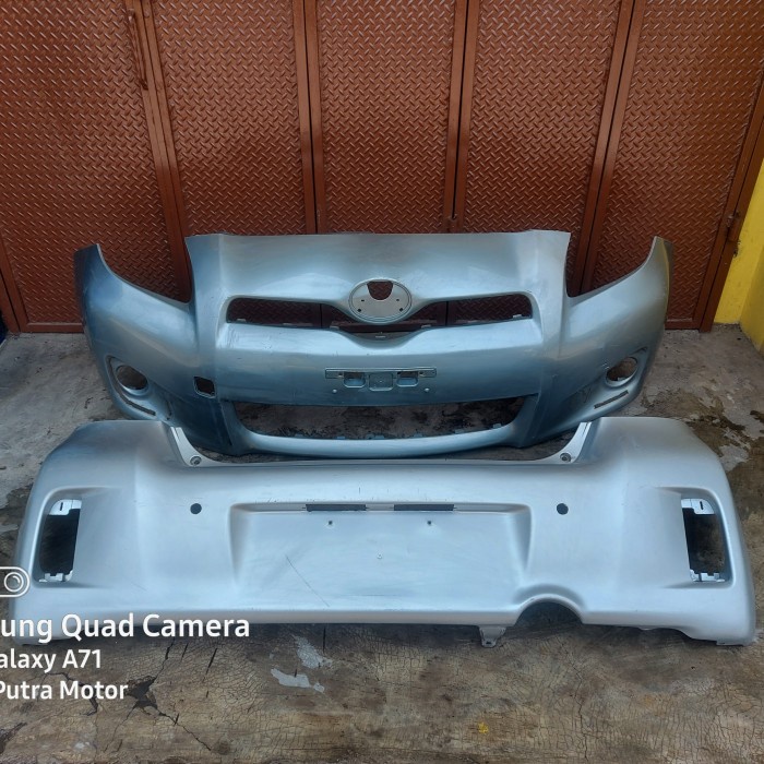 {Second} Bumper Depan Belakang Yaris 2012-2013 Berkualitas