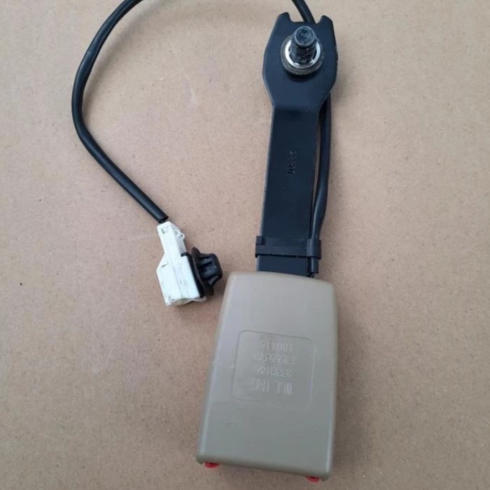 Termurah Stick Stik Lock Safety Belt Seatbelt Innova Fortuner Hilux Avanza Xeni Ready Stock