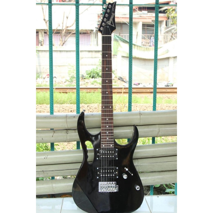 Gitar Listrik Ibanez Jem Hitam Bonus Tas Gitar , Handle , Kabel Jak