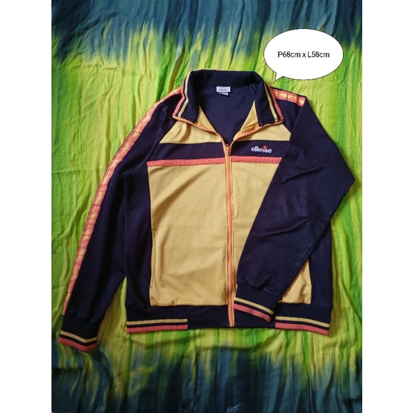 tracktop ellesse tapped