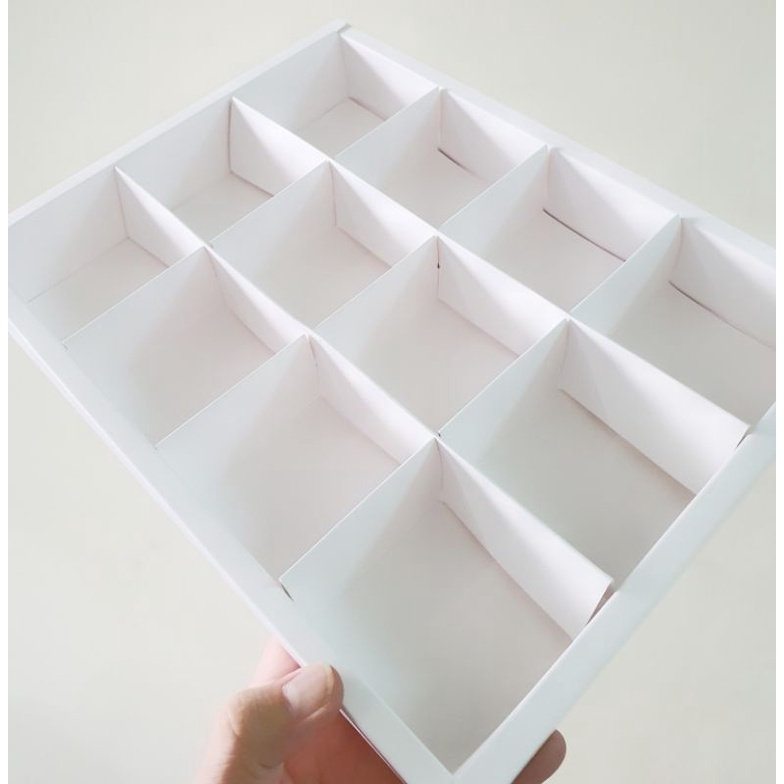 

5 pcs dus box eggtart fruit pie mika polos putih sekat 12 size 7.3 cm