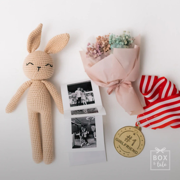 

SIAP KIRIM Hadiah Valentine Cewek Gift - CHERISHING TIME WITH YOU by Box and Tale madalinsecollect