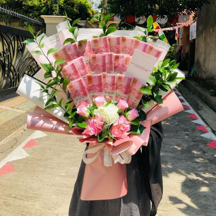 [New] Money Buket  Pecahan 100K : 20 Lembar  Bunga Artificial / Plastik  Berkualitas