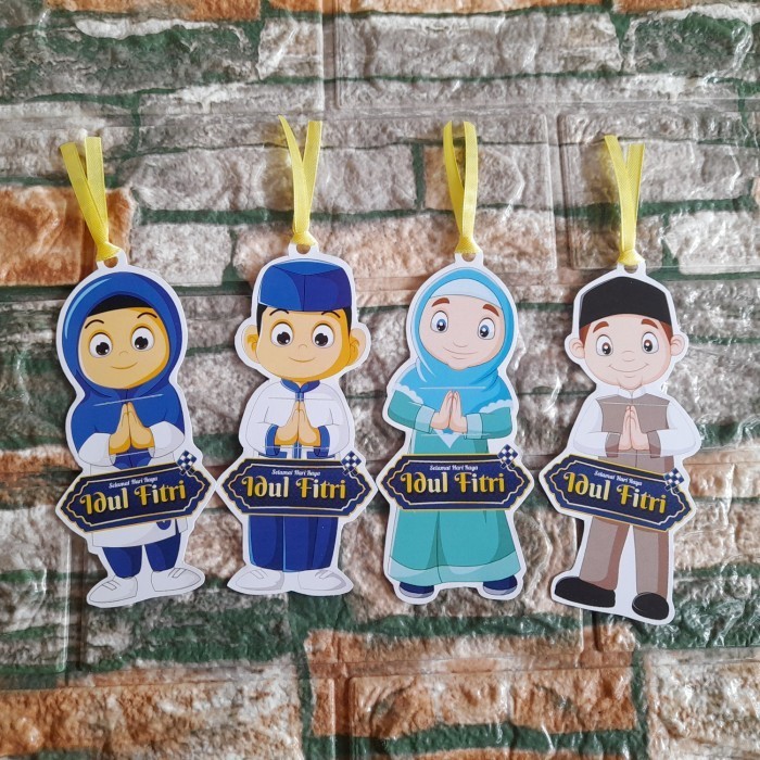 

Amplop Peluk Lebaran Unik