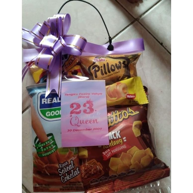 

TRY Snack Ulang tahun anak model tentengan/hampers ulang tahun anak TERLARIS