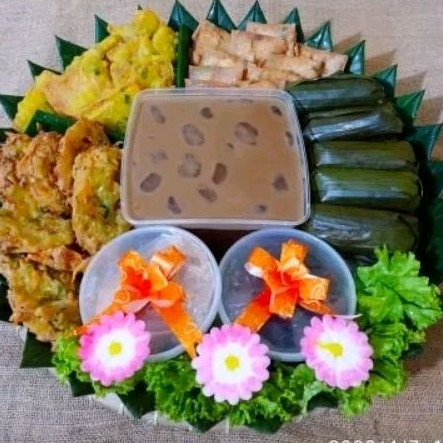 

paket takjil/snac takjil/Paket gorengan tampah/paket takjil puasa10 porsi
