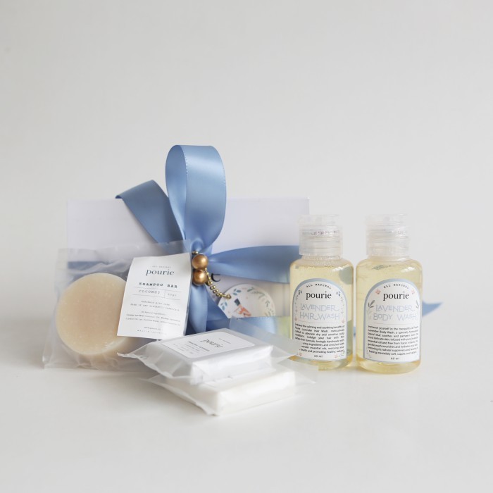 

Ready Pourie Holyday Christmas Hampers Natural Product Travel Kit Gift Set