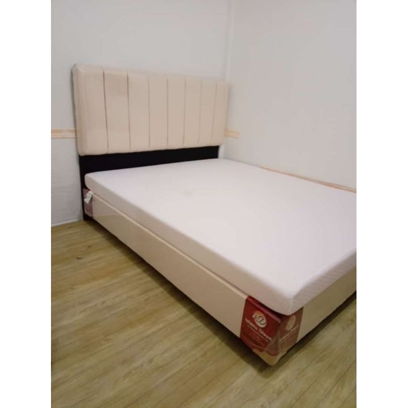 DIPAN/DIPAN TEMPAT TIDUR SANDARAN MINIMALIS