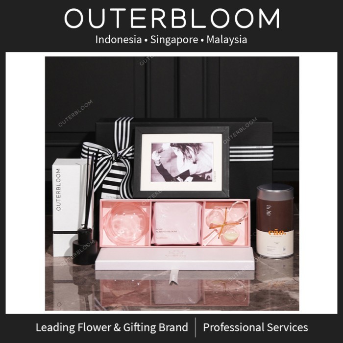 

Hadiah Valentine - Outerbloom x Nestbloom Tender Loving Care Hampers