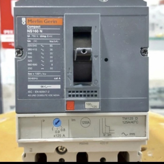 MCCB NS MERLIN GERIN 160N 125/160 A