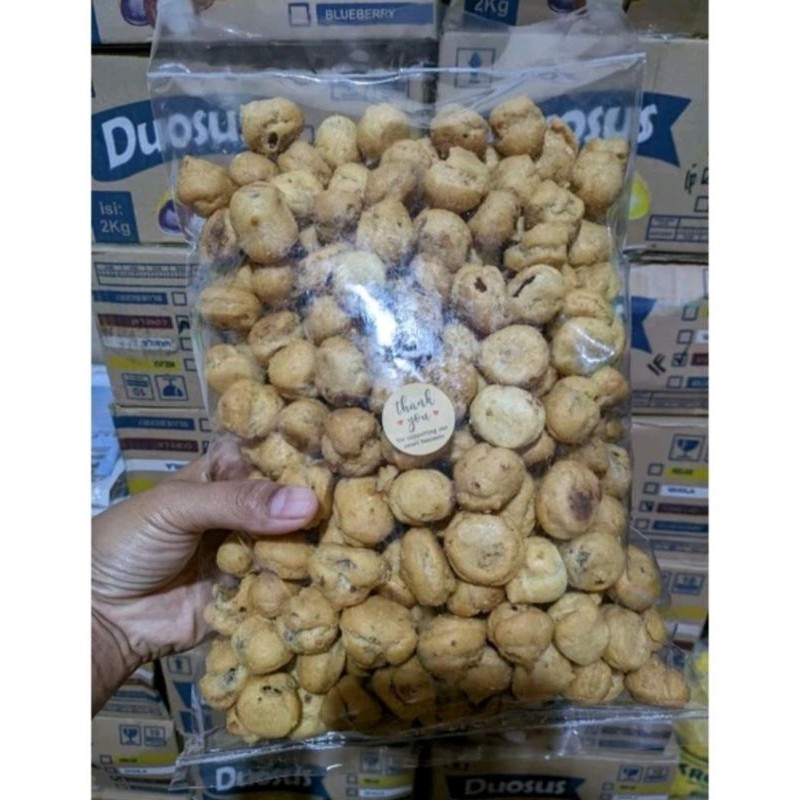 

Duo soes / kue sus / soes kering /duosus / duo soes kue sus kering enak rapuh coklat lumer / kuker kue lebaran hampers kuker hempers parcel kue lebaran kue kering