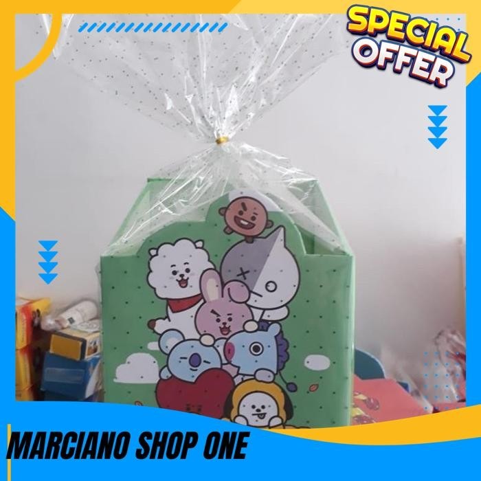 

PESANAN EBIRGITA CUSTOM DESIGN HAMPERS STORAGE SIZE BESAR 20 X 20CM PLUS ISIAN 8 SNACK HIGHT CLASS PRODUK !!