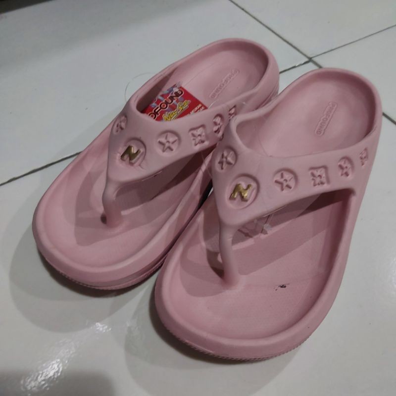 KKY-Sandal Japit Jepit Sendal Wanita New Era Motif