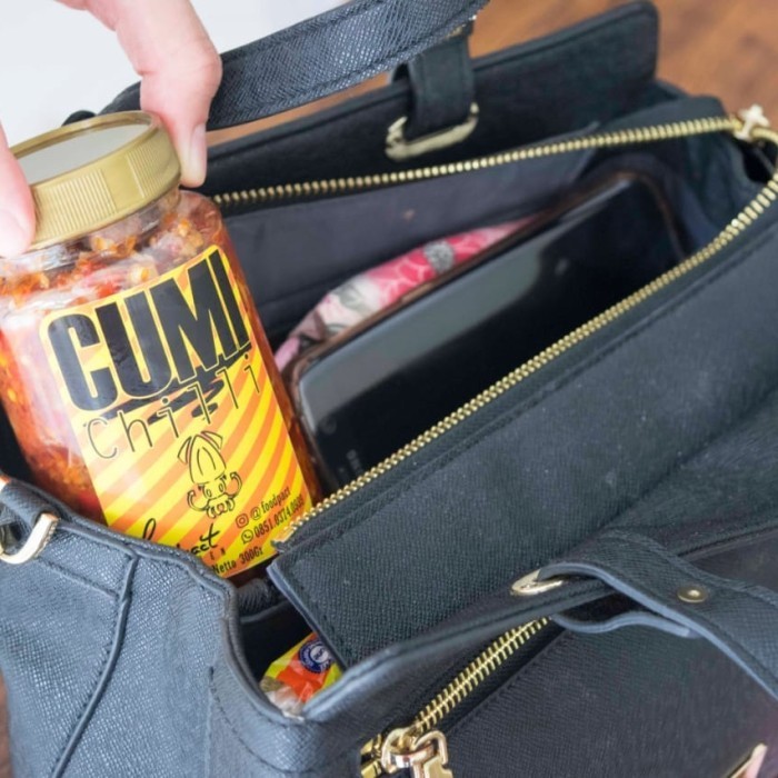 

Sambal Cumi Asin/300Gr/Sambel Bukan Chilli Oil