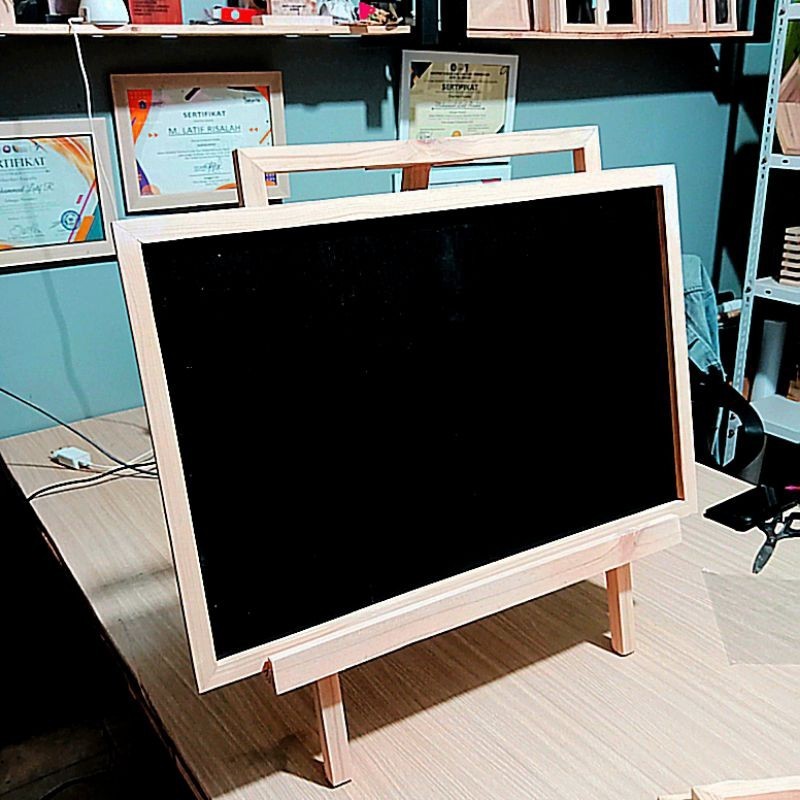 

Papan Tulis Anak Blaboard 40X60 + Stand, Total Tinggi 65-75Cm.