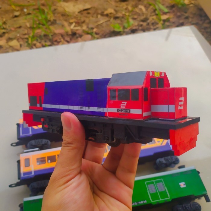 Mainan Kereta Api Indonesia, Miniatur Kereta Api Cc 201 Perumka