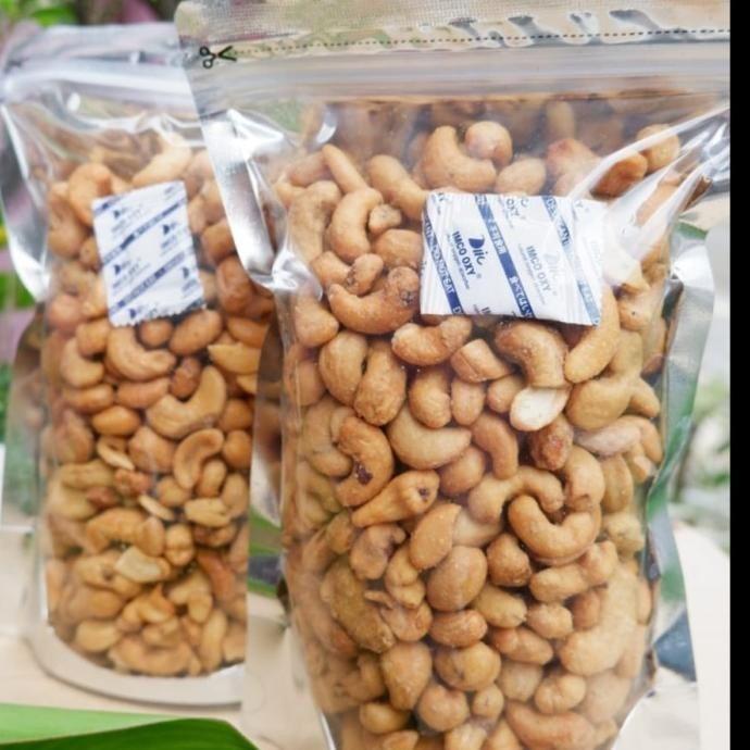 

Terlaris Kacang Mede Matang Mede Goreng 500 Gram Original
