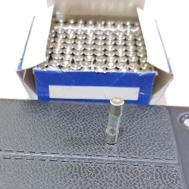 Fuse Kaca Tabung 15A size kecil 5x20mm fuse sekring tabung 15A / Fuse Kaca 15A fuse kapsul