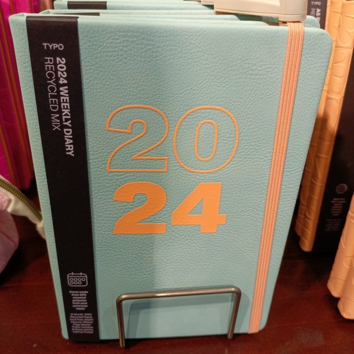 

BARANG TERLARIS Agenda 2024 weekly diary typo baru tahun 2024 diary weekly typo