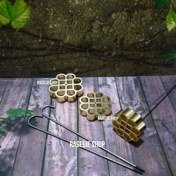 

Set 3Pcs Cetakan Kue Kembang Goyang Loyang Seroja Bahan Kuningan Anti