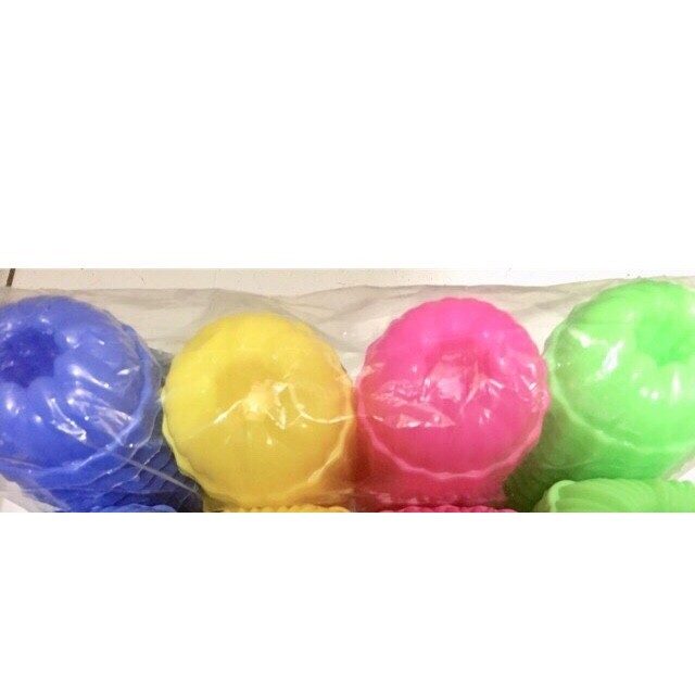 

Cetakan Kue Putri Ayu Bentuk Bulat. Bahan Plastik Warna Warni 12 Pcs