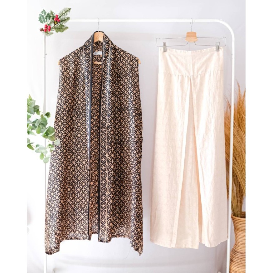 One Set Outer Tanpa Lengan Viscose Batik Setelan Batik Kulot Kondangan