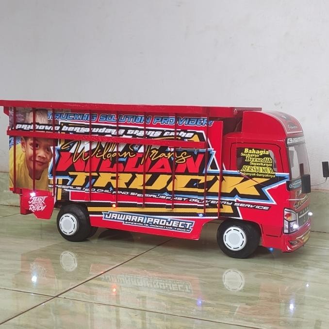 Terlaris Mainan mobil truk kayu miniatur truck oleng Stiker + LAMPU