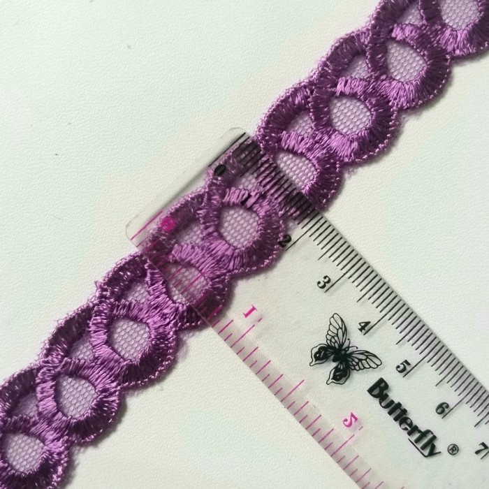 

renda tile rp45.000/30yard warna ungu tua lebar 1.8cm