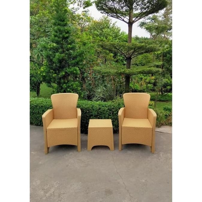 Set Kursi + Meja Teras Plastik Motif Rotan Akr Akako Sriagungjaya