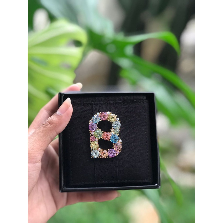 Buttonscarves Orlin Brooch Promo