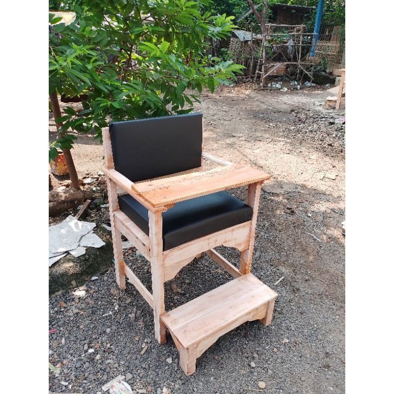 KURSI PANGKAS RAMBUT.KURSI POTONG RAMBUT.KURSI KAYU. KURSI BARBERSHOP.KURSI TERLARIS DAN TERMURAH