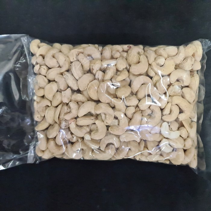 

kacang mede sulawesi utuh / mete 500 gram Cashew nut mentah 500g - MEDE 500g