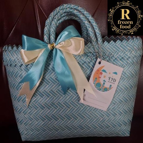 tas parcel lebaran sedang keranjang hampers anyaman plus pita kartu