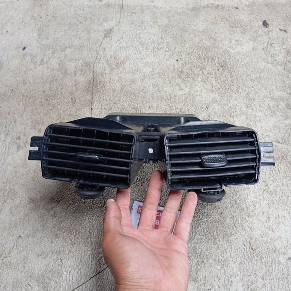 Kisi Kisi Grill Gril Ac Mercedes Benz Mercy A 140 A140 W168 Bagian Tengah Asli Original Copotan