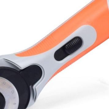 

Termurah! Alat Potong Bahan Kain Rotary Cutter 450Mm Dafa Rc-16 Ready Stok