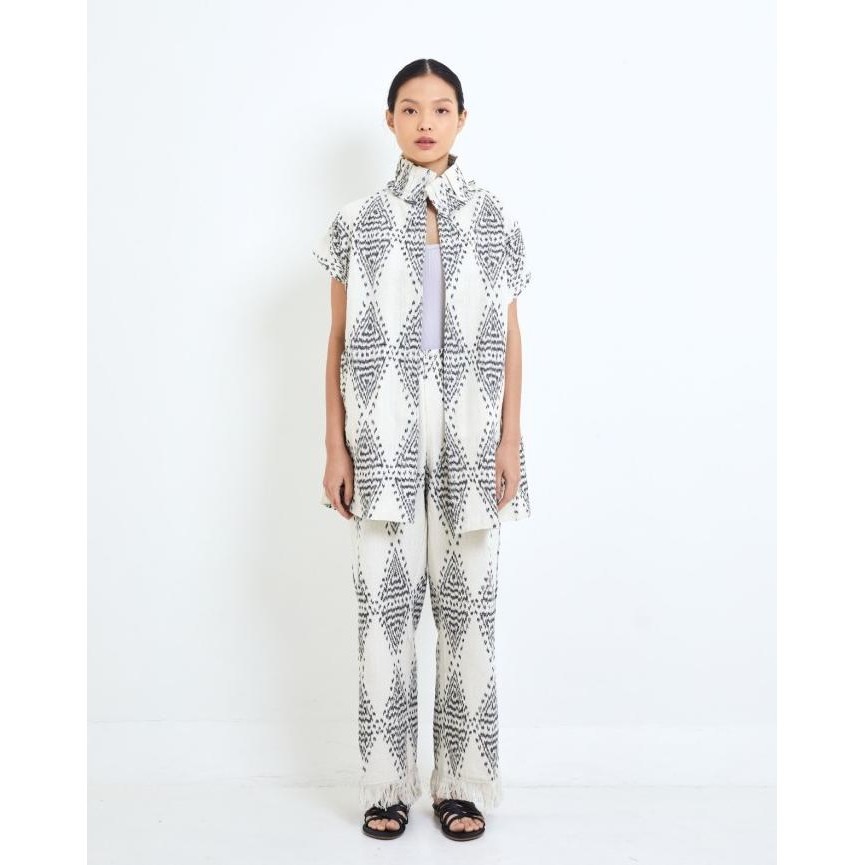 Oemah Etnik White & Grey Monteal Outerwear