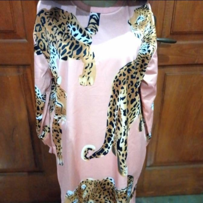 Atasan Wanita Tunik Leopard