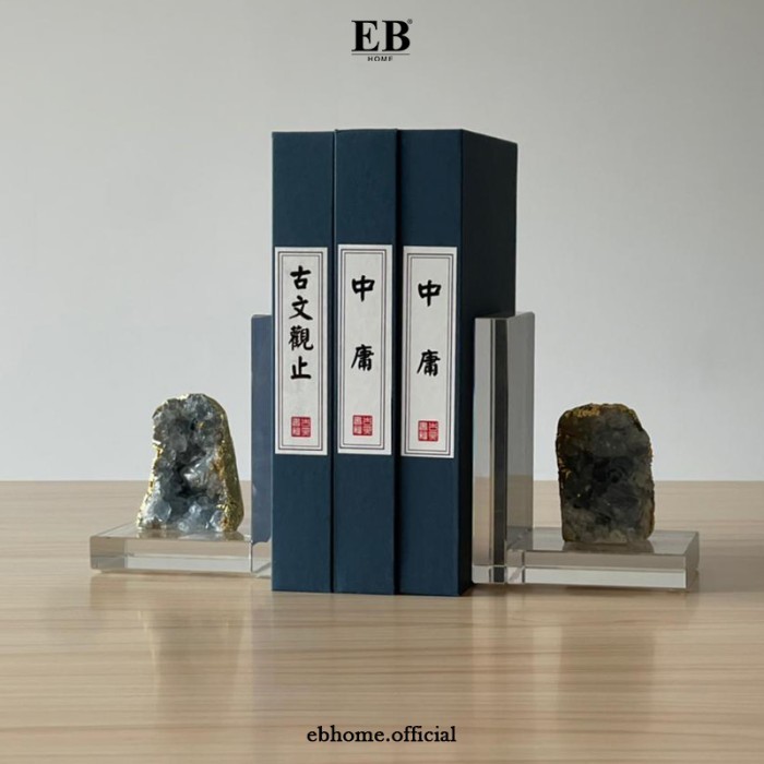 

Penyangga Buku / Book End / Quartz Crystal Ornament Set Eb Home 160/25