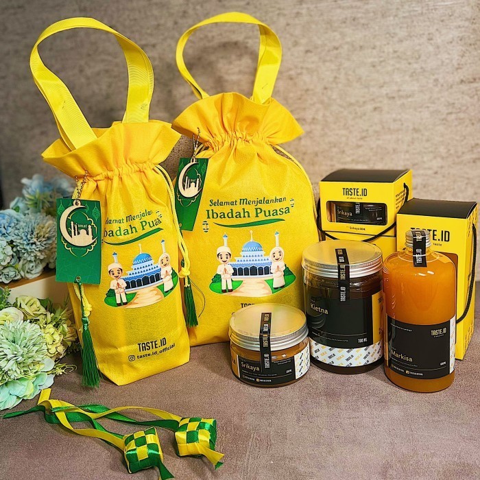 

Limited! HAMPERS PUASA RAMADHAN HAMPERS / PARCEL LEBARAN IDUL FITRI - RAMADHAN 1 SIRUP MARKISA New