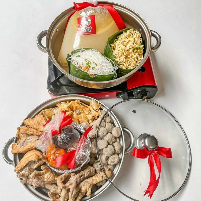 

Hamper Pentol Ceker Kuah Nyonyah Lembu 8 Porsi Ulang Tahun