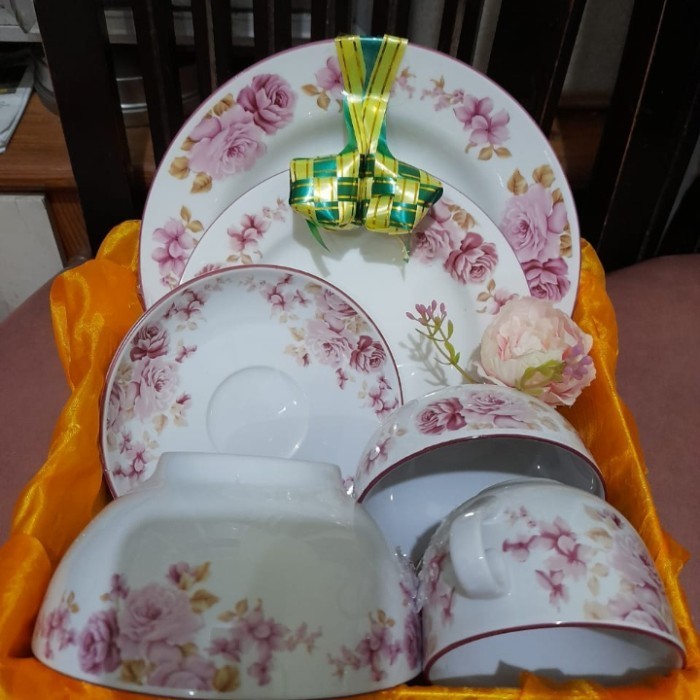 

Hampers Set Piring Simple Rosie