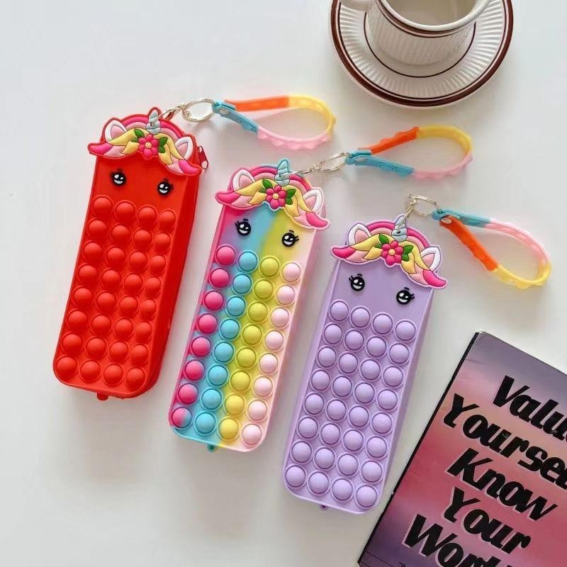 

Bahan Tebal dan Free Lampu LED - Pencil Case Pop It PX 770 Tempat Pensil Pop It Lucu - Tempat Pensil Silikon Karakter Pop It - Tempat Pensil Anak - Kotak Pensil Anak lucu - Tempat Pensil - Pencil Case - Tempat Pensil Lucu Imut - Pop It Karakter