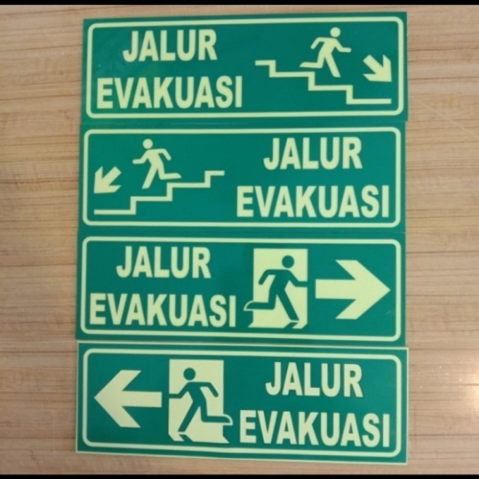 

Stiker Jalur Evakuasi Glow In The Dark / Sticker Arah Evakuasi Gitd
