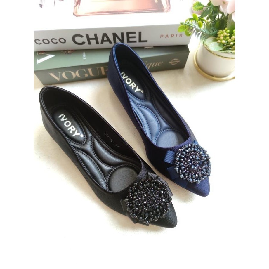 Ivory Sepatu Hak Tahu Kerja Satin Vc1 Hitam