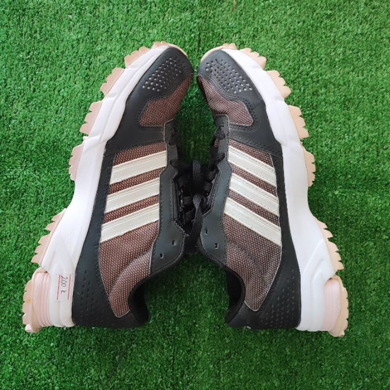separu Adidas