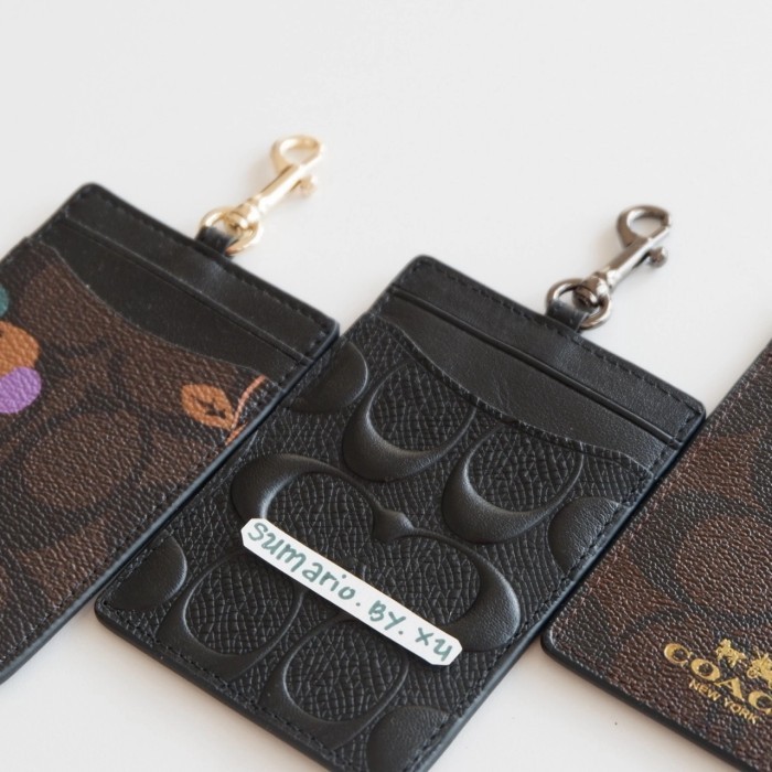 

BARANG TERLARIS NAMETAG NAME TAG CARD HOLDER KARTU NAMA KANTOR COACH KULIT ASLI