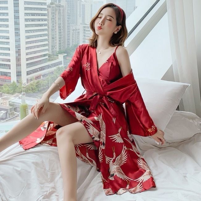 Wanita2024Set Pakaian Tidur Sutra Es, Piyama Seksi Tipis dengan Tali Bahu, Set Dua Potong