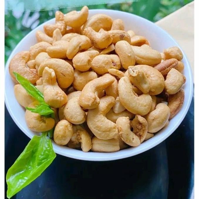 

Kacang Mede Super Original Panggang 1 Kg / Roasted Cashew 1Kg Best Myeshandira