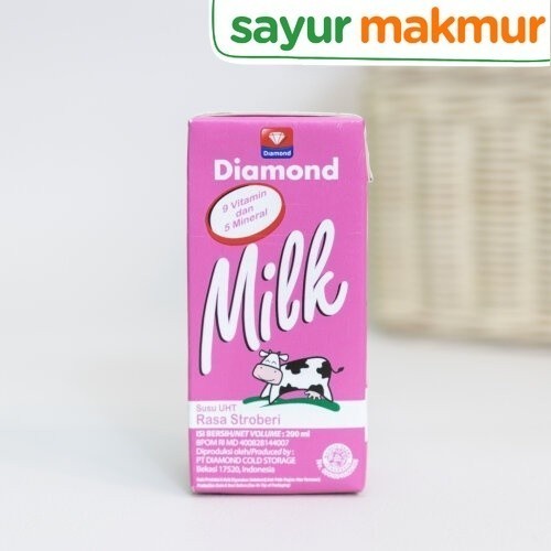 

Diamond UHT Milk Strawberry 200 ml Sayurmakmur