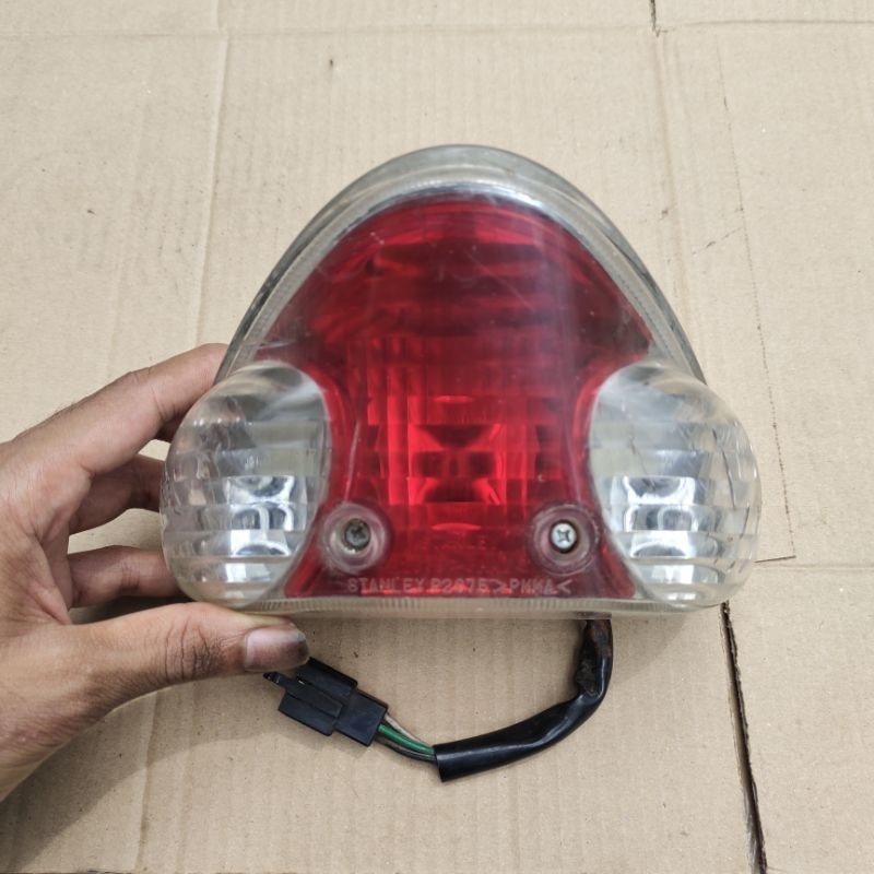 lampu belakang Kawasaki Blitz R original
